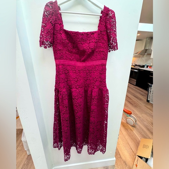 Burgundy Guipure Lace Midi Dress - Size 8 NWT - Picture 2 of 3